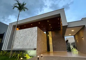 Foto 1 de Casa de Condomínio com 3 Quartos à venda, 225m² em PORTAL DO SOL GREEN, Goiânia
