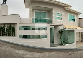 Foto 1 de Casa com 4 Quartos à venda, 170m² em Estreito, Florianópolis