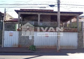 Foto 1 de Casa com 3 Quartos à venda, 61m² em Jardim Brasília, Uberlândia