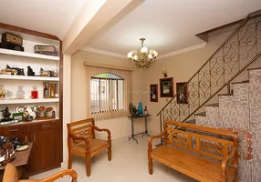 Foto 1 de Casa com 5 Quartos à venda, 188m² em Jardim das Laranjeiras, Juiz de Fora