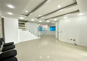 Foto 1 de Casa de Condomínio com 4 Quartos para alugar, 252m² em Recreio Dos Bandeirantes, Rio de Janeiro