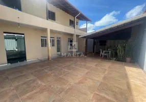 Foto 1 de Casa com 3 Quartos à venda, 243m² em Santa Helena, Belo Horizonte