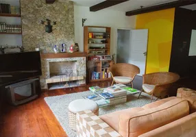 Foto 1 de Casa com 3 Quartos à venda, 264m² em Vale dos Pinheiros, Nova Friburgo