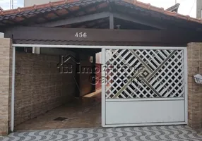 Foto 1 de Casa com 2 Quartos à venda, 125m² em Solemar, Praia Grande