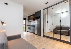 Foto 1 de Apartamento com 1 Quarto para alugar, 20m² em Água Verde, Curitiba
