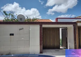 Foto 1 de Casa com 3 Quartos à venda, 170m² em Jardim das Oliveiras, Fortaleza