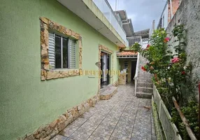 Foto 1 de Sobrado com 3 Quartos à venda, 157m² em Vila Helena, Suzano
