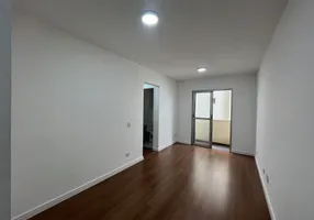 Foto 1 de Apartamento com 2 Quartos à venda, 50m² em Vila Carmosina, São Paulo