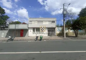 Foto 1 de Casa com 4 Quartos para alugar, 240m² em Centro, Curitiba