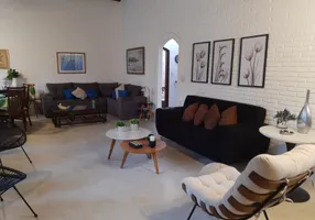 Foto 1 de Casa com 5 Quartos à venda, 245m² em Enseada, Guarujá