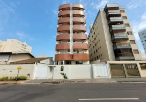 Foto 1 de Apartamento com 3 Quartos para alugar, 120m² em Santa Maria, Uberlândia