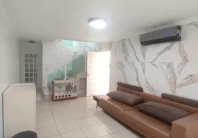 Foto 1 de Sobrado com 2 Quartos para alugar, 190m² em Jardim Ivana, São Paulo