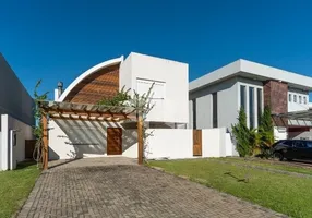 Foto 1 de Casa de Condomínio com 4 Quartos à venda, 308m² em Belém Novo, Porto Alegre