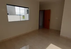 Foto 1 de Sobrado com 2 Quartos à venda, 91m² em Vida Nova, Uberlândia