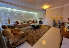 Foto 1 de Casa de Condomínio com 4 Quartos à venda, 450m² em Candelária, Natal