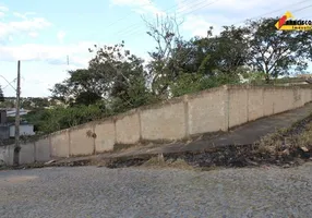 Foto 1 de Lote/Terreno à venda, 300m² em Santa Marta, Divinópolis