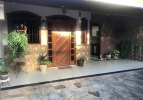 Foto 1 de Casa com 3 Quartos à venda, 151m² em Castelo, Belo Horizonte