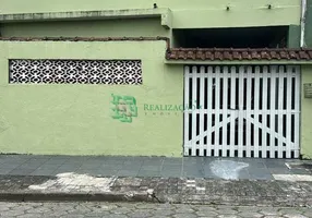 Foto 1 de Sobrado com 4 Quartos à venda, 90m² em Centro, Mongaguá