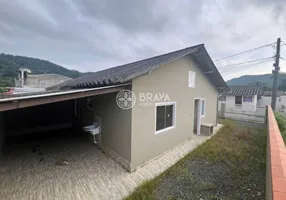 Foto 1 de Casa com 3 Quartos para alugar, 47m² em Espinheiros, Itajaí