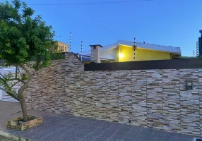 Foto 1 de Casa com 3 Quartos à venda, 120m² em Candelária, Natal