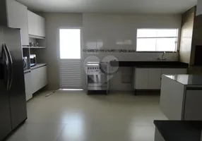 Foto 1 de Casa com 3 Quartos à venda, 156m² em Campo Comprido, Curitiba