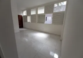 Foto 1 de Apartamento com 2 Quartos para alugar, 70m² em Vitória, Salvador