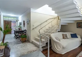 Foto 1 de Casa com 3 Quartos para venda ou aluguel, 294m² em Alto de Pinheiros, São Paulo