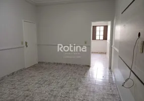 Foto 1 de Casa com 4 Quartos à venda, 194m² em Jardim Patrícia, Uberlândia