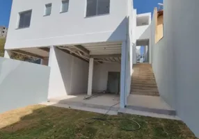 Foto 1 de Casa com 2 Quartos à venda, 66m² em Senhora das Graças, Betim