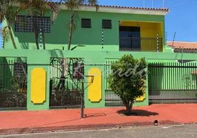 Foto 1 de Sobrado com 3 Quartos à venda, 210m² em Jardim Bela Vista, Arapongas