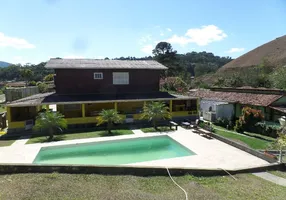 Foto 1 de Casa com 4 Quartos à venda, 300m² em Parque Boa União, Teresópolis