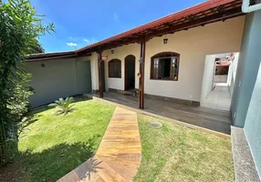 Foto 1 de Casa com 3 Quartos à venda, 100m² em Sitio Cercado, Curitiba