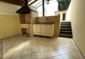 Foto 1 de Sobrado com 4 Quartos à venda, 180m² em Jardim Peri-Peri, São Paulo