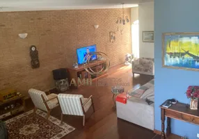 Foto 1 de Casa com 3 Quartos à venda, 266m² em Jardim Siesta, Jacareí