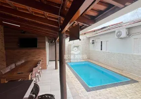 Foto 1 de Casa com 3 Quartos à venda, 250m² em Cidade Jardim, Uberlândia