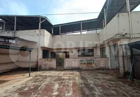 Foto 1 de Casa com 2 Quartos à venda, 900m² em Centro, Uberlândia