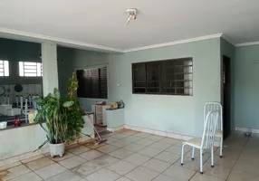 Foto 1 de Casa com 5 Quartos à venda, 250m² em Presidente Dutra, Ribeirão Preto