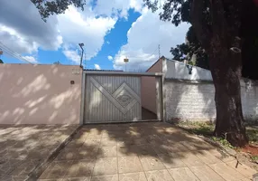 Foto 1 de Casa com 3 Quartos para alugar, 115m² em Jardim América, Goiânia