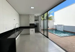 Foto 1 de Casa com 3 Quartos à venda, 135m² em Jardim Balneário Meia Ponte, Goiânia