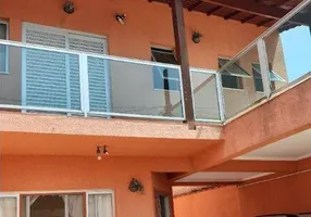 Foto 1 de Sobrado com 3 Quartos à venda, 202m² em Jardim dos Ipês, Suzano