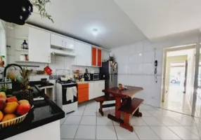 Foto 1 de Casa de Condomínio com 2 Quartos à venda, 74m² em Capão Redondo, São Paulo