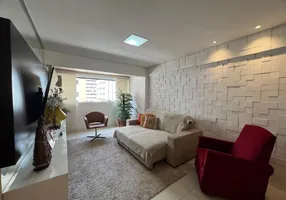 Foto 1 de Apartamento com 3 Quartos à venda, 107m² em Ponta Verde, Maceió