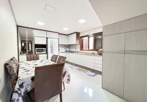 Foto 1 de Casa com 3 Quartos à venda, 200m² em Fátima, Canoas