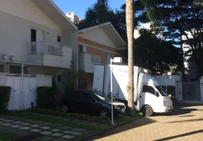 Foto 1 de Casa de Condomínio com 3 Quartos à venda, 115m² em Vila Sofia, São Paulo