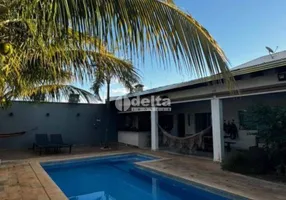 Foto 1 de Casa com 3 Quartos para alugar, 175m² em Cidade Jardim, Uberlândia