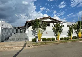 Foto 1 de Casa de Condomínio com 3 Quartos à venda, 300m² em CENTRO, Águas de São Pedro