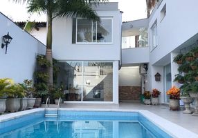 Foto 1 de Casa com 4 Quartos à venda, 494m² em Vila Tramontano, São Paulo