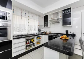 Foto 1 de Casa de Condomínio com 4 Quartos à venda, 290m² em São Braz, Curitiba