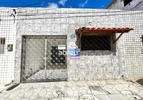 Foto 1 de Casa com 2 Quartos para alugar, 69m² em Alecrim, Natal