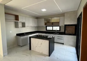 Foto 1 de Casa de Condomínio com 3 Quartos à venda, 145m² em Jardim Imperial II, Cuiabá